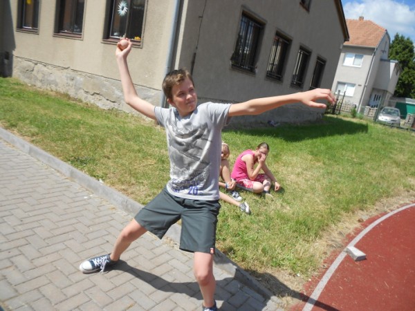 Hod do dálky